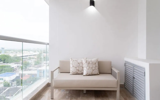 w Comfortable Loft w Balcony in Crespo