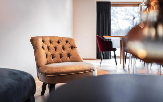 Burgi's - Adults only