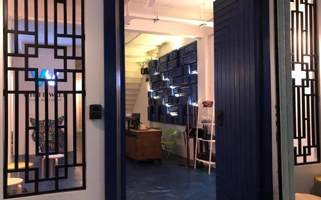 White Wall Poshtel - Hostel