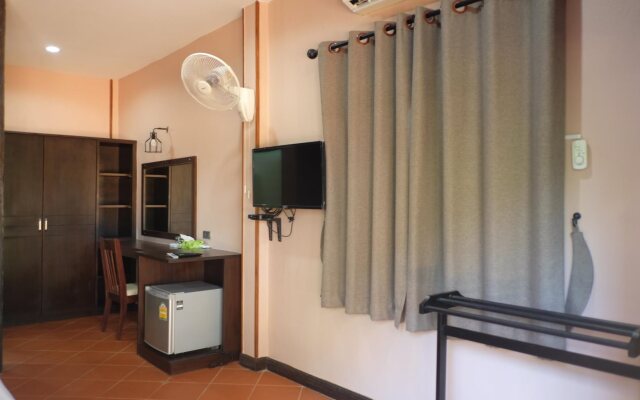Hug Cafe Hostel