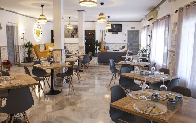 Hotel Restaurante Vía Sevilla - Cádiz by MA 22 Puntos