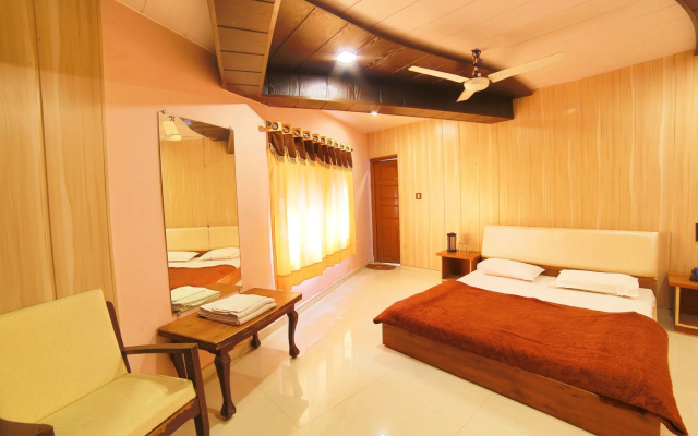 Hotel Mamta Palace, 500 meters from nakki lake