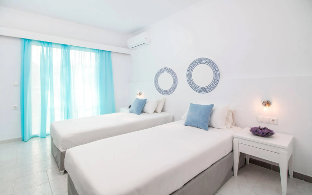 Tinas Plus Hotel