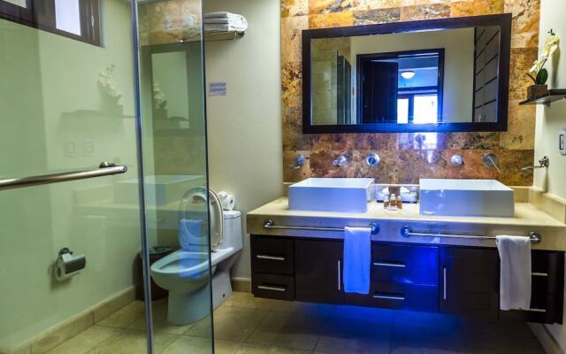 El Faro 303 Reef 1 Bedroom Condo by Redawning