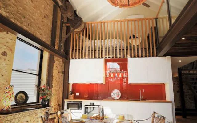 Old Chaff Mill Retreat - - luxury vineyard accommodation