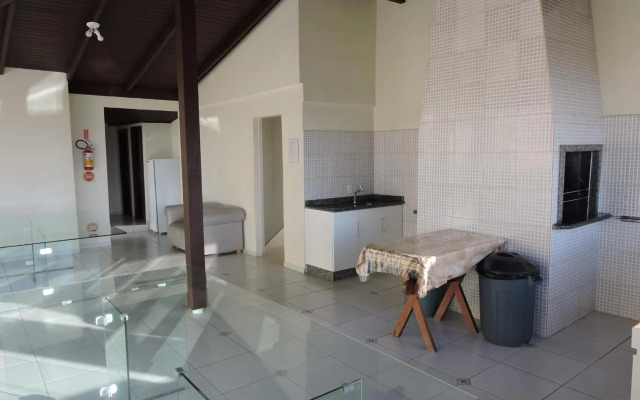 Apto 2 quartos no centro de Bombinhas, 130 metros praia