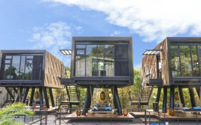 Deer Chaser Hotel