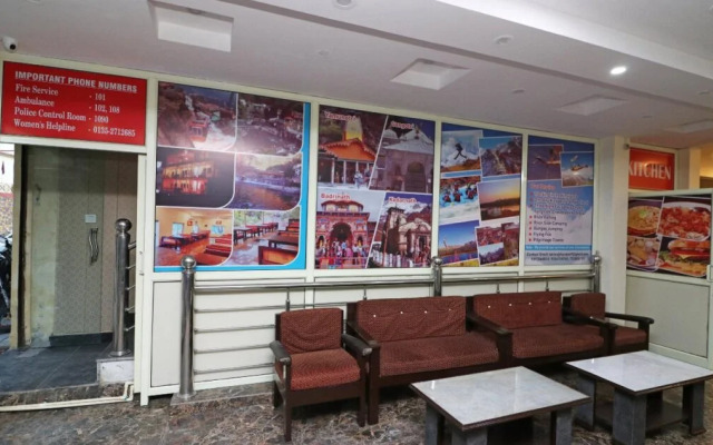 Hotel Raj Palace By OYO Rooms