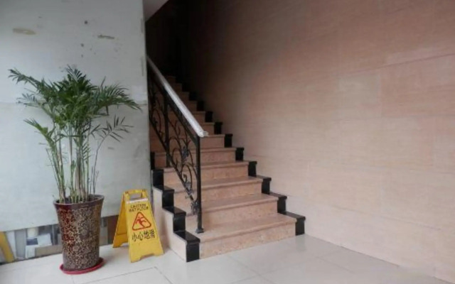 Jinrui Express Hotel (Shuanggang)