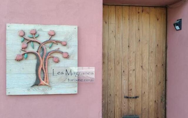 Les Magranes Bed & Breakfast