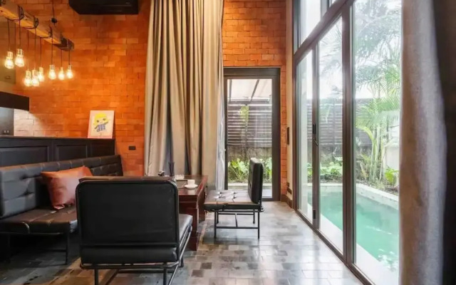 Luxury Pool Villa With Jacuzzi & Lift by Thonglor