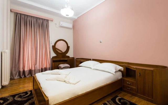 Three Bedrooms Apartment Under Acropolis
