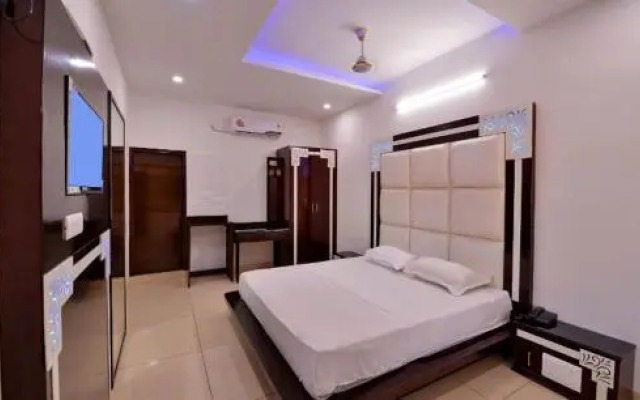 Hotel Sahil Palace