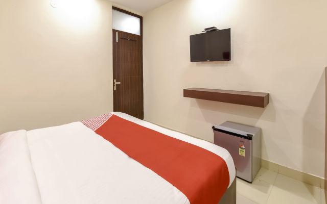 OYO 11689 Kelvish Hotel