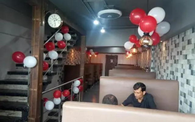 Airport Hostel 13