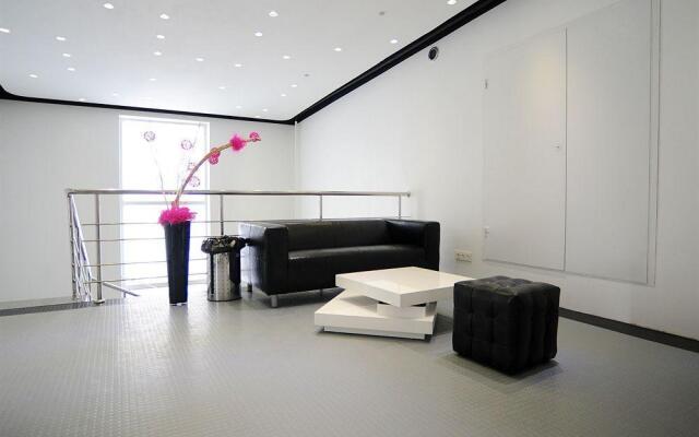 Sleepbox Hotel