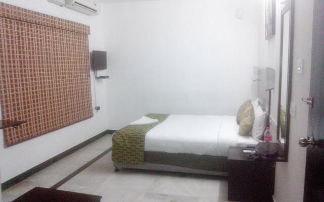 Grand Tiara Hotel