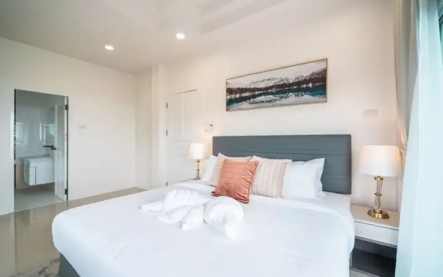 Ocean View 4BR Pool Villa KataBB Seaview