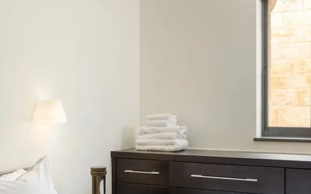 Luxury Duplex with Rooftop by FeelHome