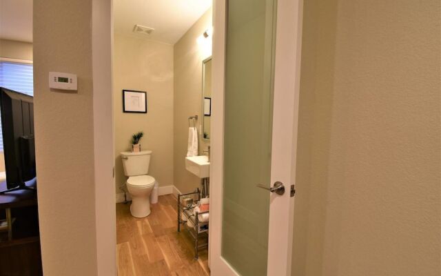 Classic City Condo Views From Golden Triangle