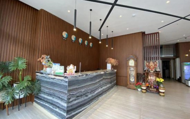 Q Hotel