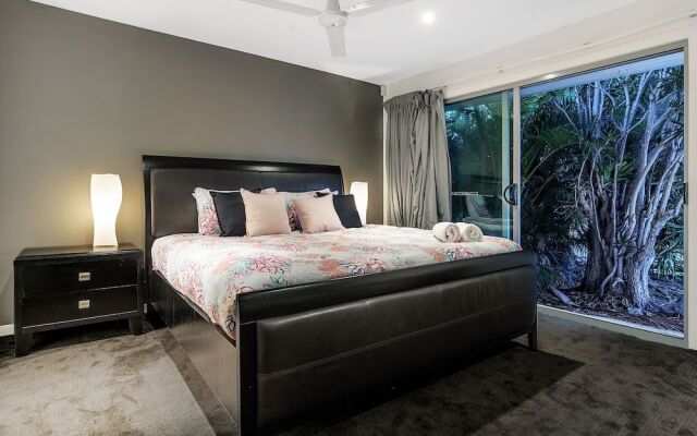 Amalfi Executive 5 Bedroom Home