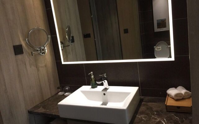 Atour Hotel Zhongshan Square Dalian