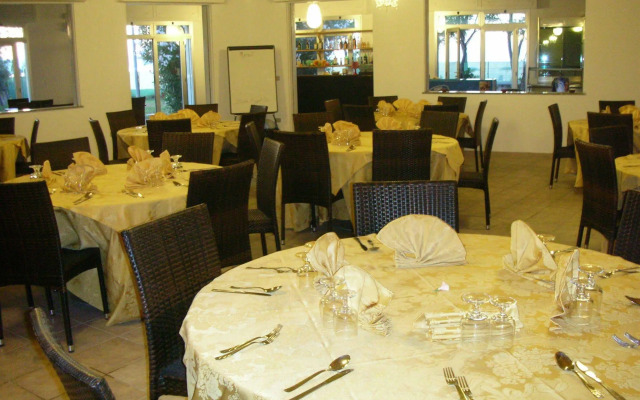 Hotel Park Village