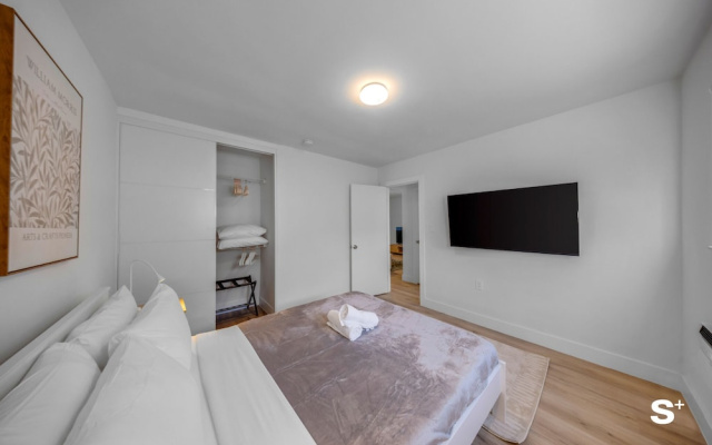 Chic 1-BD Apt in Miami Gym-Free Parking