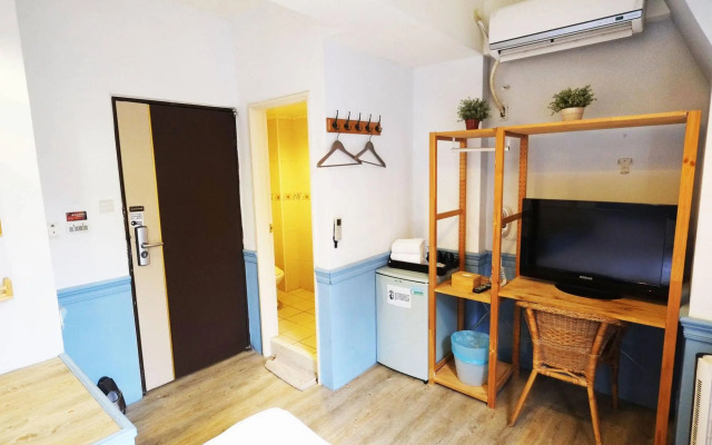 Tomer Hostel