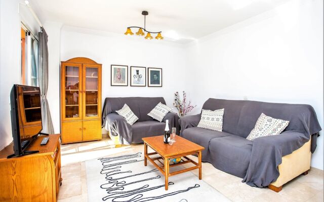 3 bed apartment close to beach BB43