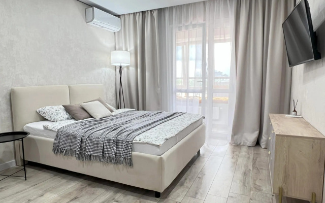 Стильная квартира у метро, ТЦ и парка