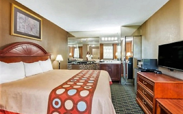 Red Roof Inn & Suites Marysville