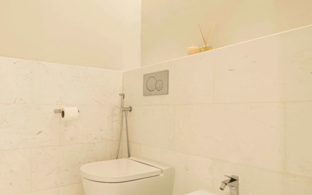 LUX Iconic Views at Palm Tower Suite 2