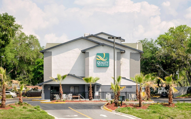 Quality Inn & Suites Leesburg Chain of Lakes