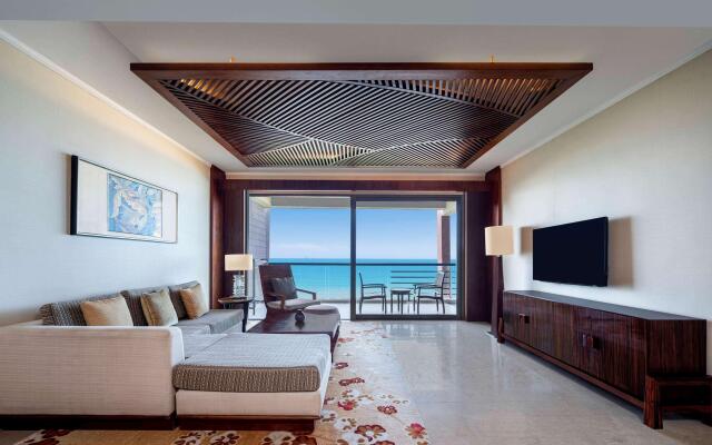 Pullman Oceanview Sanya Bay Resort & Spa