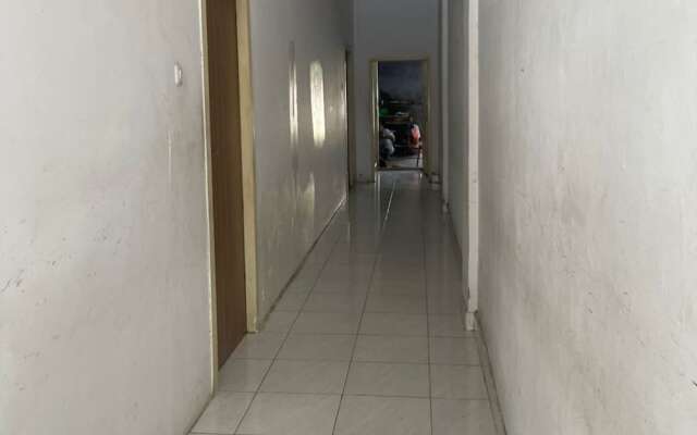 OYO 93866 Neva Guest House SyariahNearWaduk Cipta Karya