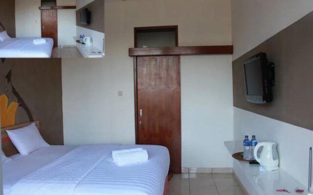 Maple House by Villa Istana Bunga