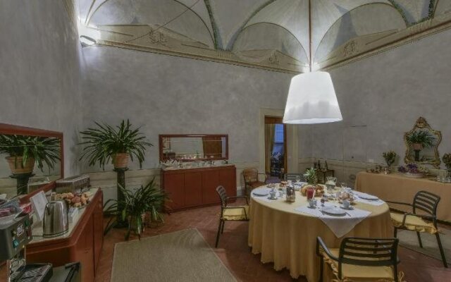 Residenza dEpoca Torre Dei Lari