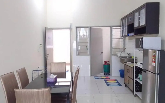 VUE RESIDENCES SERVICE SUITE -2 2rooms for 6 pax