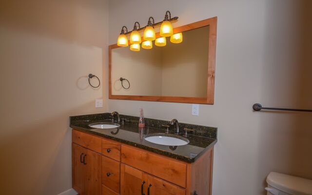 Barley Moon Retreat 5 Bedroom House