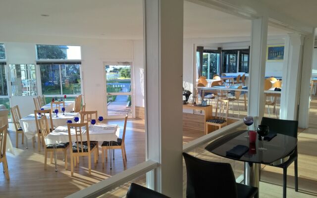 Diamond Island Resort & Penguin viewing