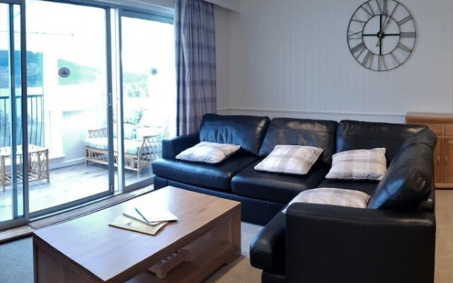 Loch Rannoch Red Deer Lodge 2