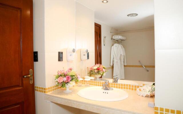 Los Parrales Resort Hotel