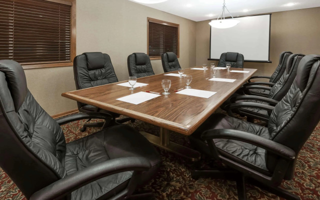 Stony Plain Inn and Suites