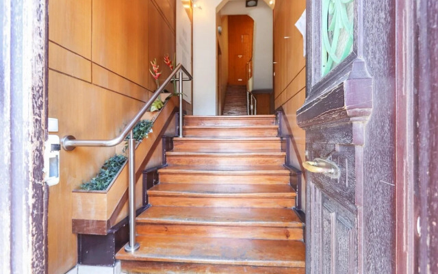 Alcantara Balcony