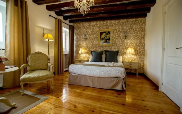 Oriente Palace Apartments