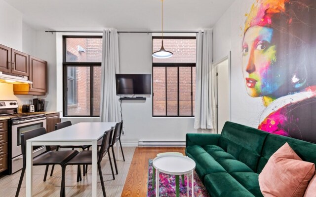 M11 The Artsy Suite 2BR Prime Location DT