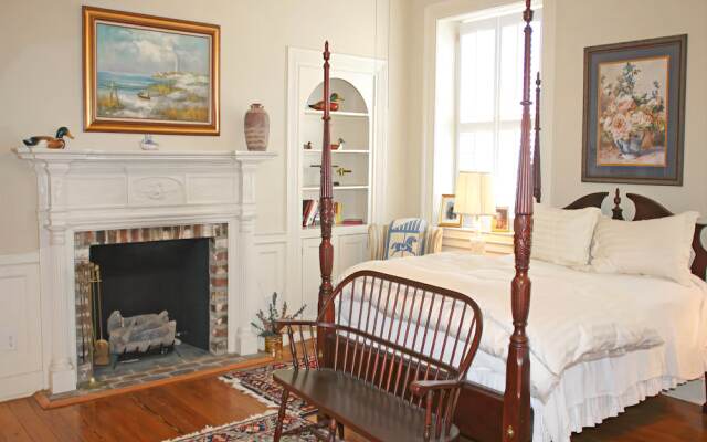 27 State Street Bed & Breakfast