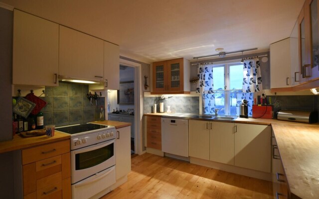 Awesome Home in Grebbestad With 4 Bedrooms and Wifi
